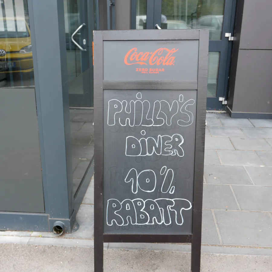 Philly's Diner Kreidetafel vor dem Eingang